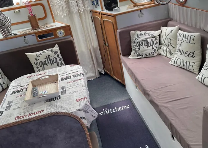 Bateau Lydia Botel *